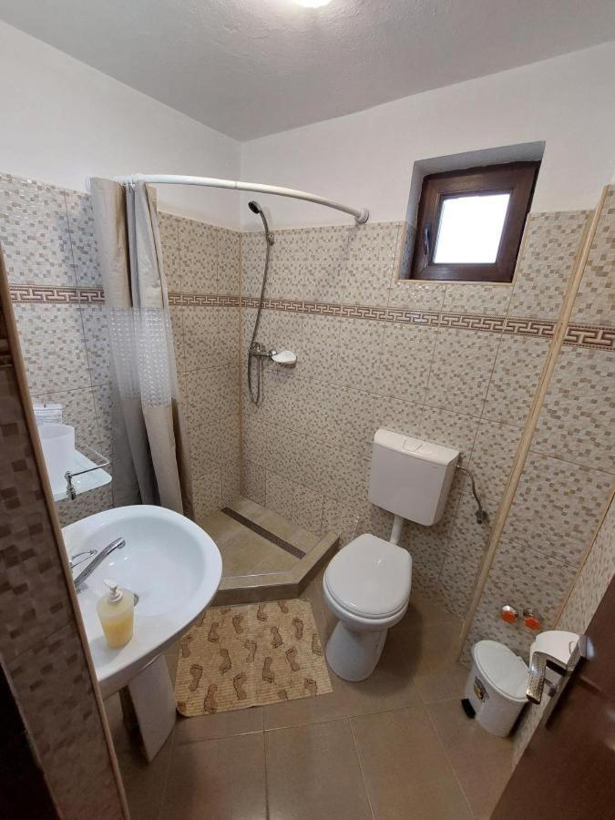 Отель Casa Fabrizio Кэлимэнешти Экстерьер фото
